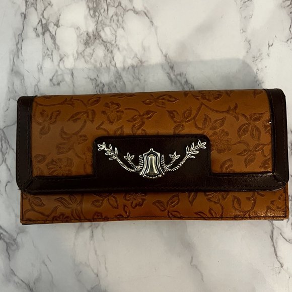 MC Embossed Leather Western Style Clutch Wallet  with silver tone center charm - Picture 2 of 5